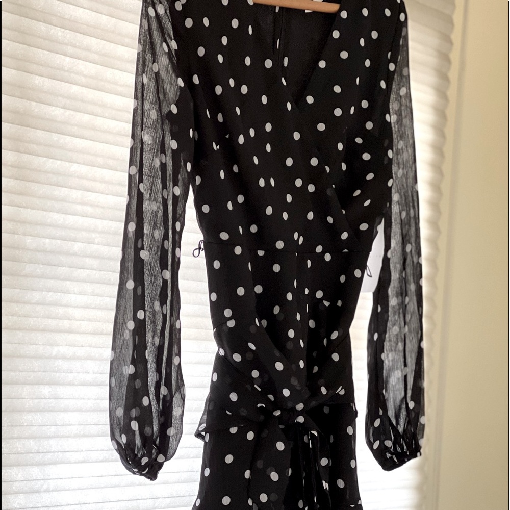 Leith black/white polka dot dress with long sleeves. Size small.